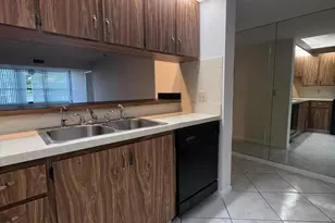 3516 Whitehall Dr, West Palm Beach, FL 33401 - Photo 4