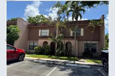 25 Laredo Place, Davie, FL 33324 - Photo 1