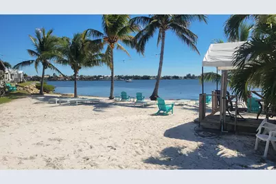 13 N Loafing Street N, Hypoluxo, FL 33462 - Photo 2