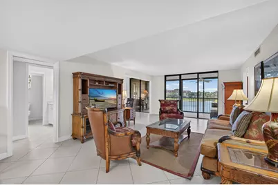 5344 Woodland Lakes Drive #225, Palm Beach Gardens, FL 33418 - Photo 10