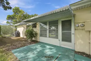 209 Manatee Ln, Fort Pierce, FL 34982 - Photo 18