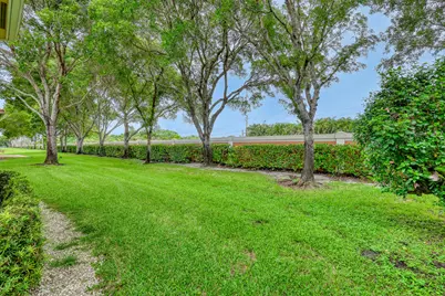 8933 Via Brilliante, Wellington, FL 33411 - Photo 32