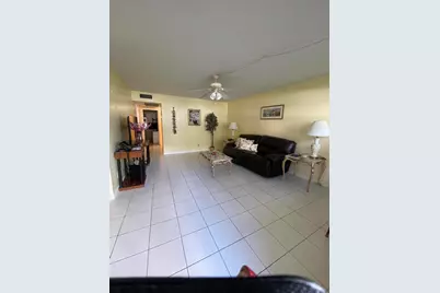 558 Durham T, Deerfield Beach, FL 33442 - Photo 2