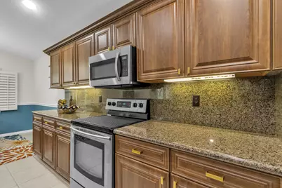 8052 Florenza Drive, Boynton Beach, FL 33472 - Photo 12