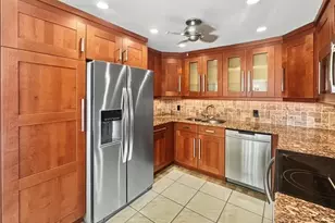3033 Hythe B, Boca Raton, FL 33434 - Photo 4