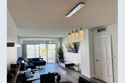 500 Bayview Drive #925, Sunny Isles Beach, FL 33160 - Photo 2