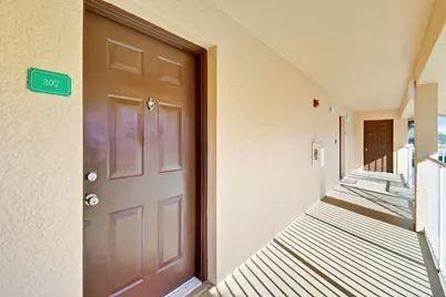 181 SW Palm Drive #207, Port Saint Lucie, FL 34986 - Photo 2