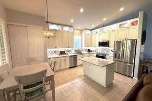 2310 Sapphire Cir, West Palm Beach, FL 33411 - Photo 10