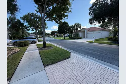 2310 Sapphire Circle, West Palm Beach, FL 33411 - Photo 4