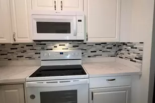 2555 NE 11th St, Fort Lauderdale, FL 33304 - Photo 2
