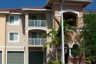 6556 Emerald Dunes Dr, West Palm Beach, FL 33411 - Photo 2