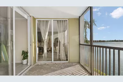 110 Lake Emerald Drive #Unit 303, Oakland Park, FL 33309 - Photo 14