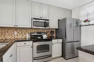 110 Lake Emerald Dr, Oakland Park, FL 33309 - Photo 6