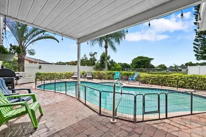 8059 Rose Marie Avenue E, Boynton Beach, FL 33472 - Photo 6