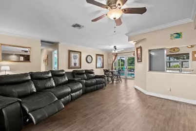 8059 Rose Marie Avenue E, Boynton Beach, FL 33472 - Photo 10