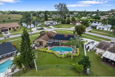 8059 Rose Marie Avenue E, Boynton Beach, FL 33472 - Photo 2