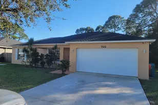 702 NW Kilpatrick Ave, Port Saint Lucie, FL 34983 - Photo 1