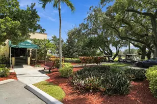 9420 Poinciana Pl, Davie, FL 33324 - Photo 28