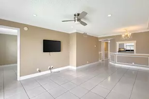 21909 Lake Forest Cir, Boca Raton, FL 33433 - Photo 6