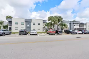 197 Normandy Ln, Delray Beach, FL 33484 - Photo 14