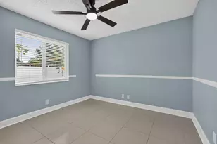 10145 Penzance Ln, Royal Palm Beach, FL 33411 - Photo 8