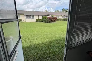 2840 Ashley Dr E, West Palm Beach, FL 33415 - Photo 8