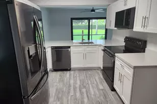 9885 Riverside Dr, Coral Springs, FL 33071 - Photo 4