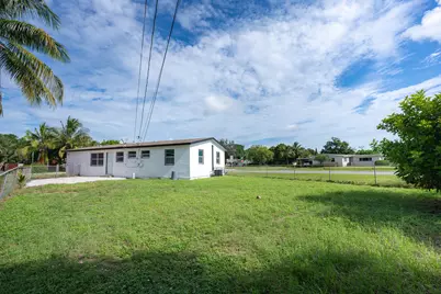 1420 9th Street, Lake Park, FL 33403 - Photo 4