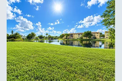 8345 Sunrise Lakes Boulevard #109, Sunrise, FL 33322 - Photo 10
