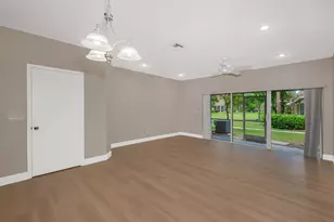 204 SW 120th Ave, Pembroke Pines, FL 33025 - Photo 4