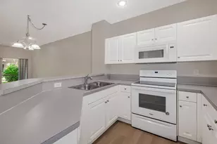 204 SW 120th Ave, Pembroke Pines, FL 33025 - Photo 8