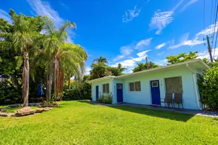 898 SE 2nd Pl, Deerfield Beach, FL 33441 - Photo 4