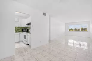 2555 NE 11th St, Fort Lauderdale, FL 33304 - Photo 4