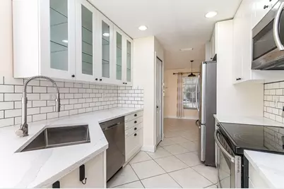 2916 NW 99th Terrace, Sunrise, FL 33322 - Photo 4