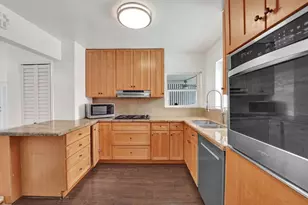 201 N 68th Way, Hollywood, FL 33024 - Photo 10
