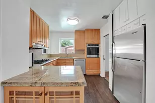 201 N 68th Way, Hollywood, FL 33024 - Photo 8