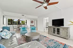 8200 Lakeshore Dr, Hypoluxo, FL 33462 - Photo 10