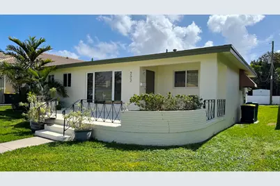 222 SE 2nd Terrace, Dania Beach, FL 33004 - Photo 2