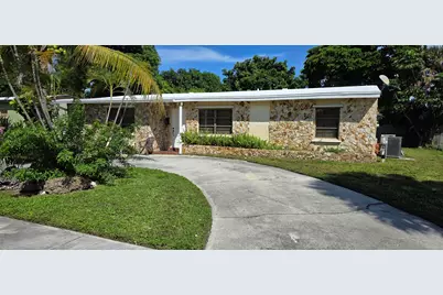 2448 NE 13th Avenue, Pompano Beach, FL 33064 - Photo 2