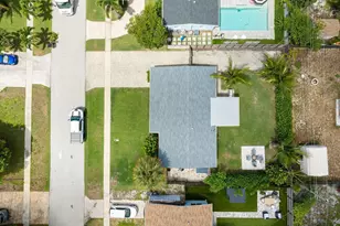 431 SE 4th St, Deerfield Beach, FL 33441 - Photo 2