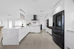 2041 NE 52nd St, Fort Lauderdale, FL 33308 - Photo 12