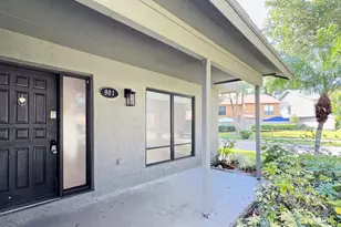 901 Sandtree Dr, Palm Beach Gardens, FL 33403 - Photo 2
