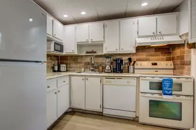 7807 Golf Cir Drive #202, Margate, FL 33063 - Photo 6