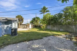 1810 NE 42nd St, Pompano Beach, FL 33064 - Photo 32