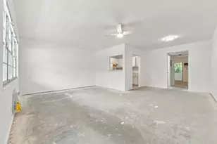 62 Oakridge E, Deerfield Beach, FL 33442 - Photo 2