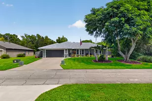 755 SW Tupper Ln, Port Saint Lucie, FL 34953 - Photo 4