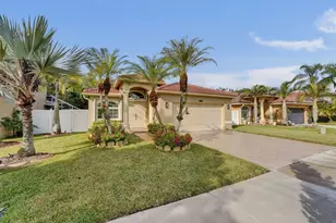 226 SW 206th Ave, Pembroke Pines, FL 33029 - Photo 4