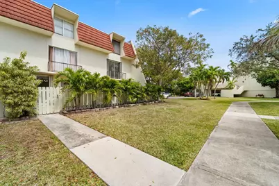 1655 NE 115th Street #10B, Miami, FL 33181 - Photo 16