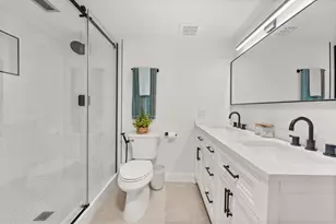 1655 NE 115th St, Miami, FL 33181 - Photo 12