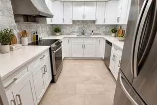 1655 NE 115th St, Miami, FL 33181 - Photo 6